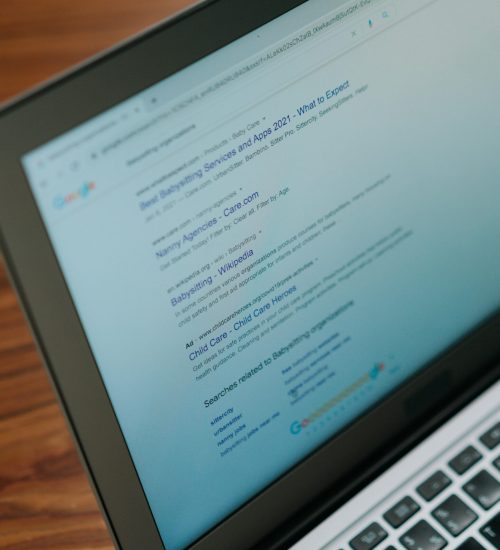 Photo de cottonbro studio: https://www.pexels.com/fr-fr/photo/ordinateur-portable-technologie-clavier-dispositif-6986455/