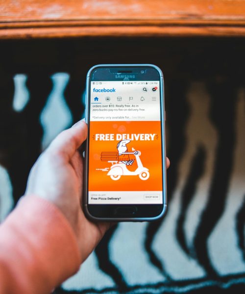 Photo de Erik Mclean: https://www.pexels.com/fr-fr/photo/smartphone-appli-afficher-applis-4048095/