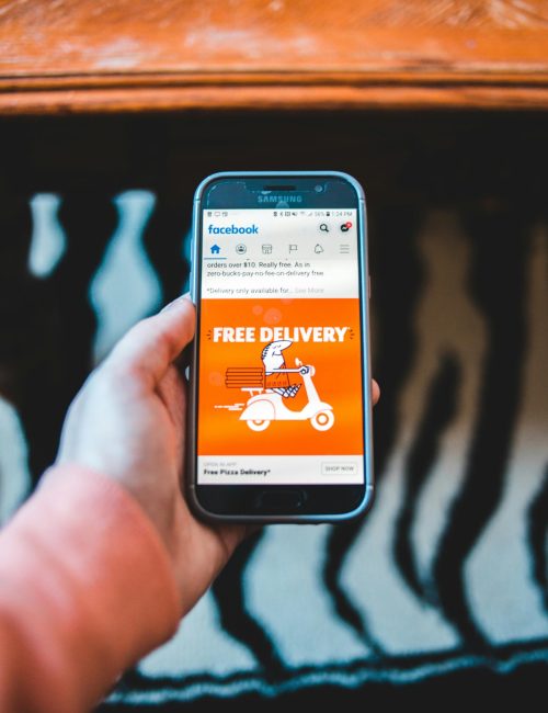 Photo de Erik Mclean: https://www.pexels.com/fr-fr/photo/smartphone-appli-afficher-applis-4048095/