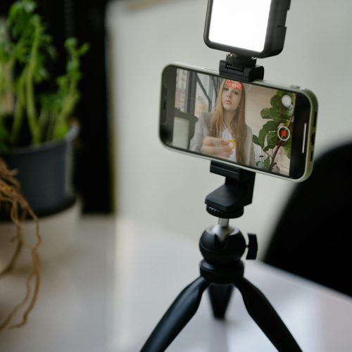 pexels-mizunokozuki-13929769